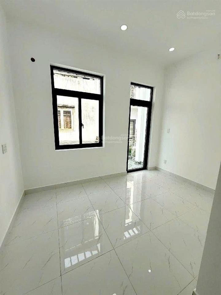 Bán gấp nhà riêng  tại trần thái tông  tân bình  hẻm xe tải  92m2