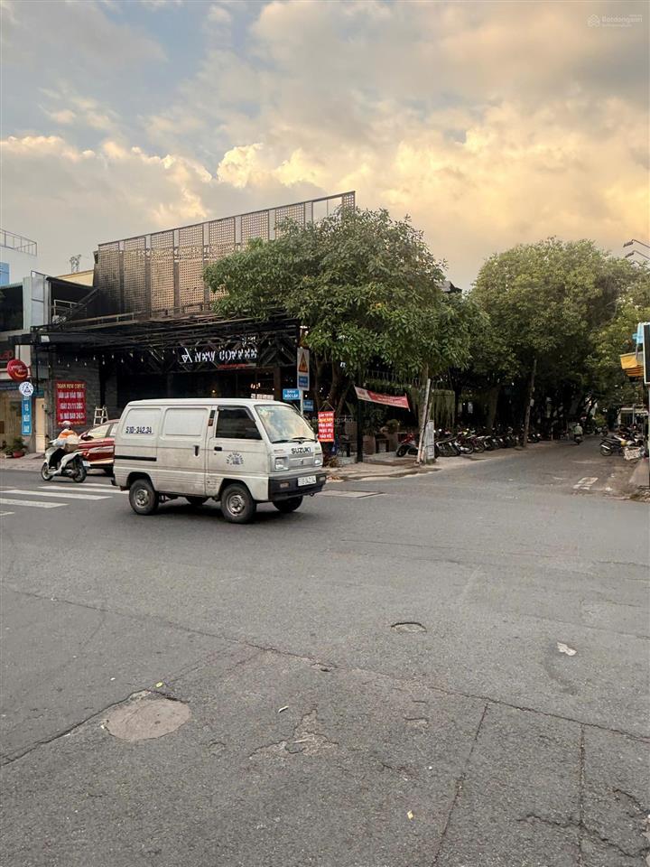 Bán đất mặt tiền tân phú  đường 16m  4.4 x19m2  độc lập