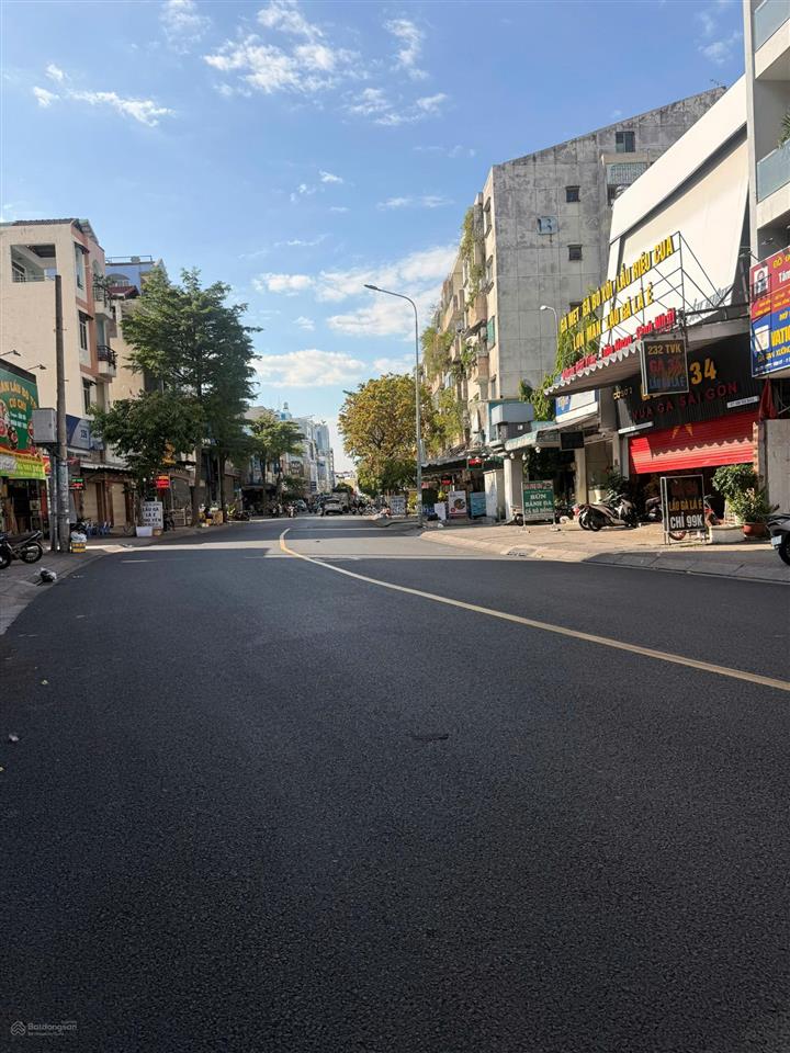 Bán nhà tân phú, mặt tiền 15m, độc lập  tự do, 4.1x21m2. tiện kd cho thuê