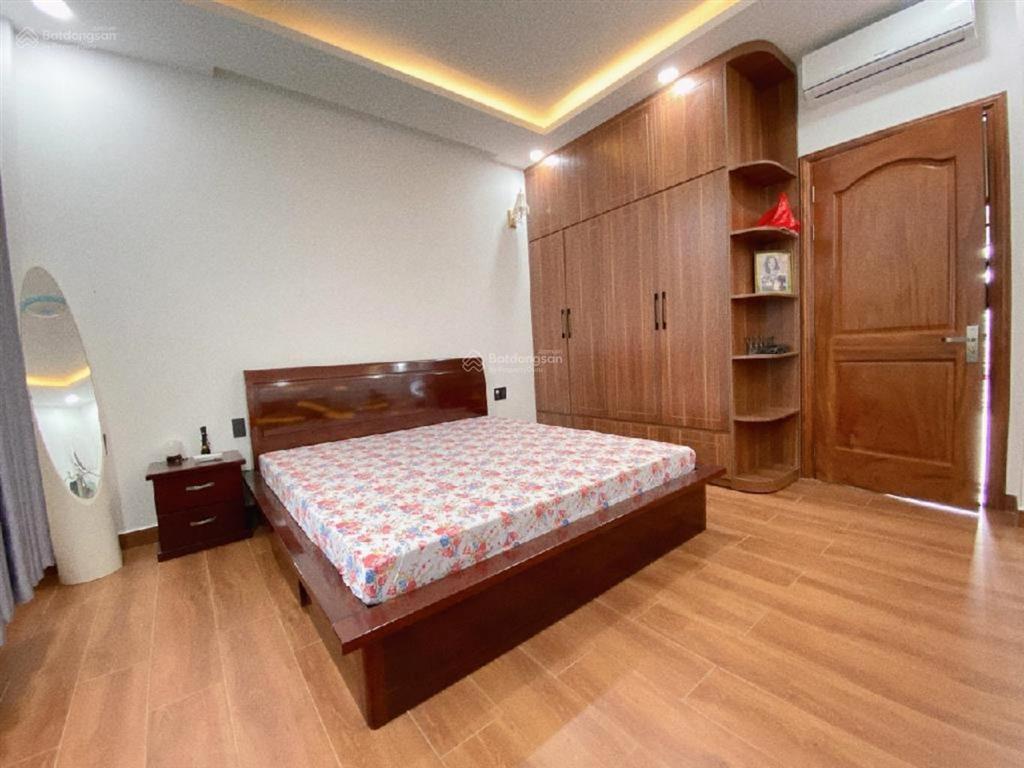 Bán nhà tân bình hẻm thông 7m 4.5x16m2 4 tầng phạm văn bạch