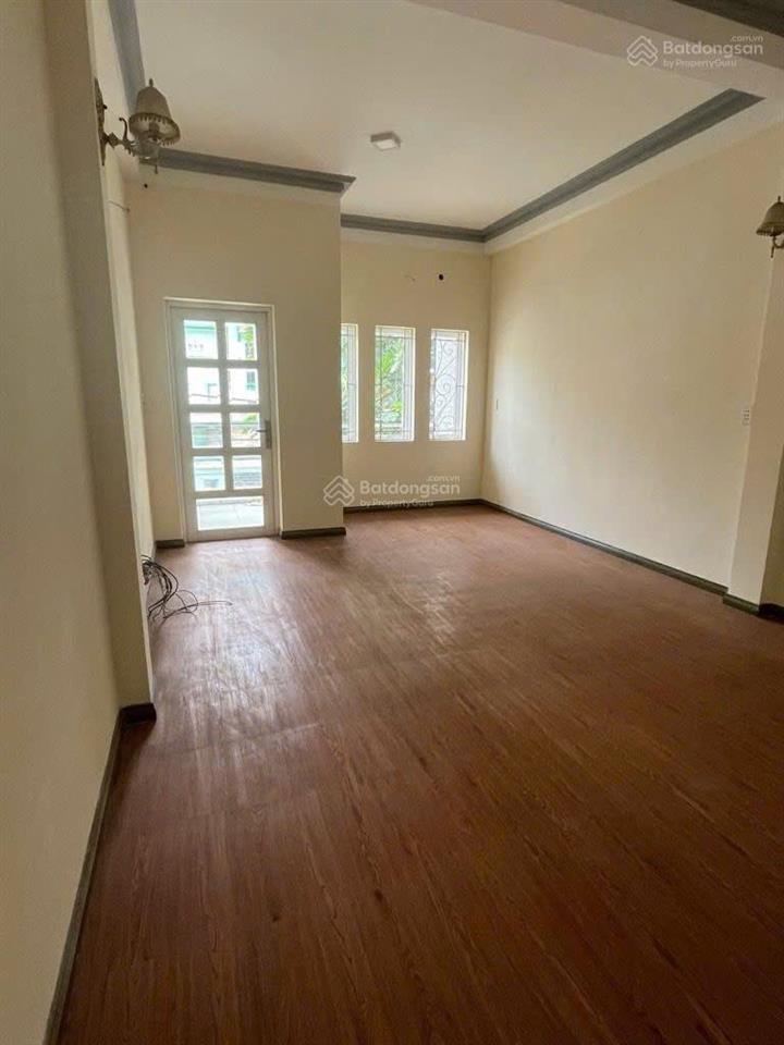 Bán nhà khu biệt thự adc, 3 tầng , hẻm xe tải , 4.3x22m2  lũy bán bích