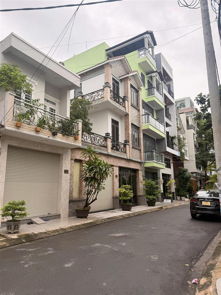 Bán gấp nhà tân bình , hẻm xe hơi , 4.5x16m2, 5 tầng  nguyễn phúc chu