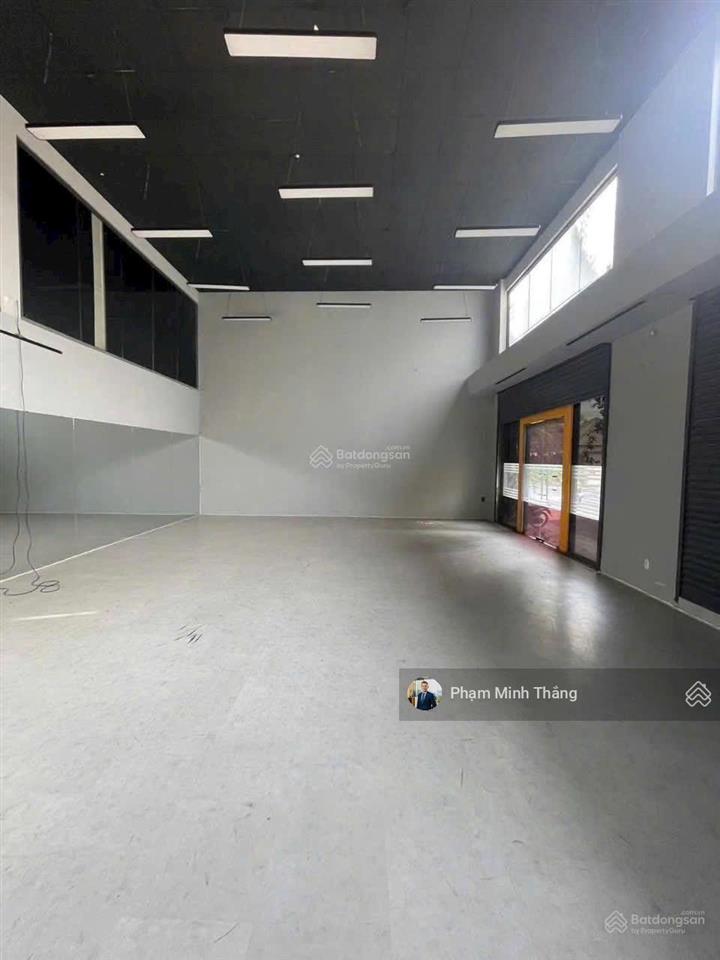 Cho thuê nhà  lô góc 2 mặt tiền  nguyễn xuân khoát  tân phú  22x12m  2tầng  giá 60 triệu