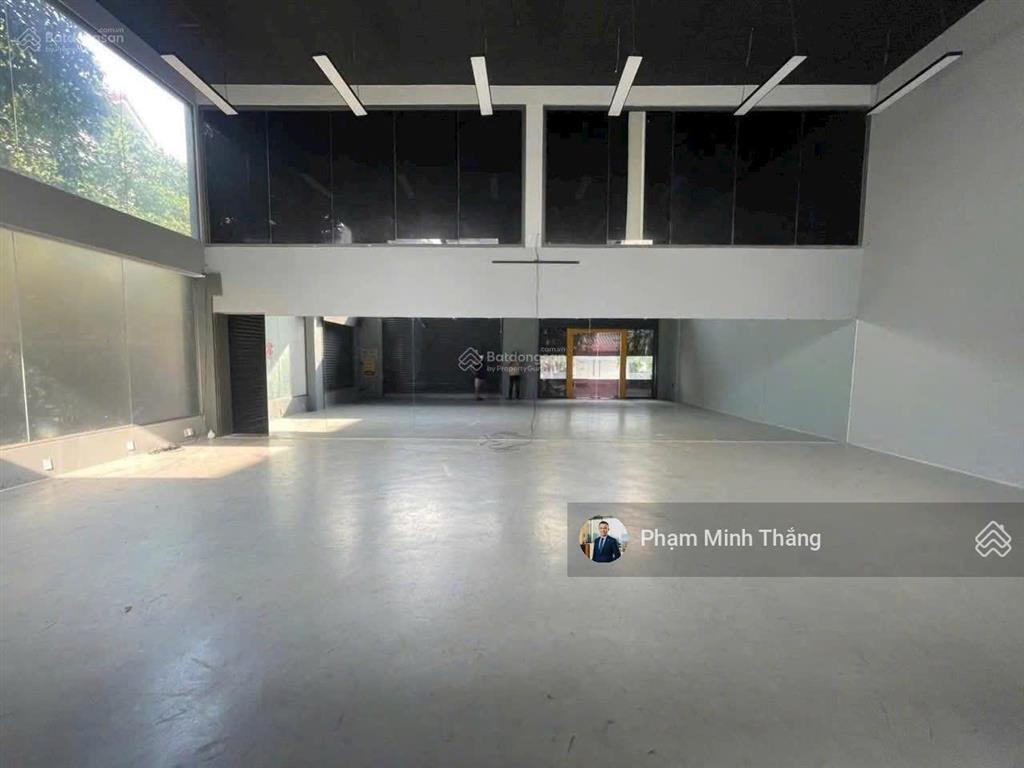 Cho thuê nhà  lô góc 2 mặt tiền  nguyễn xuân khoát  tân phú  22x12m  2tầng  giá 60 triệu