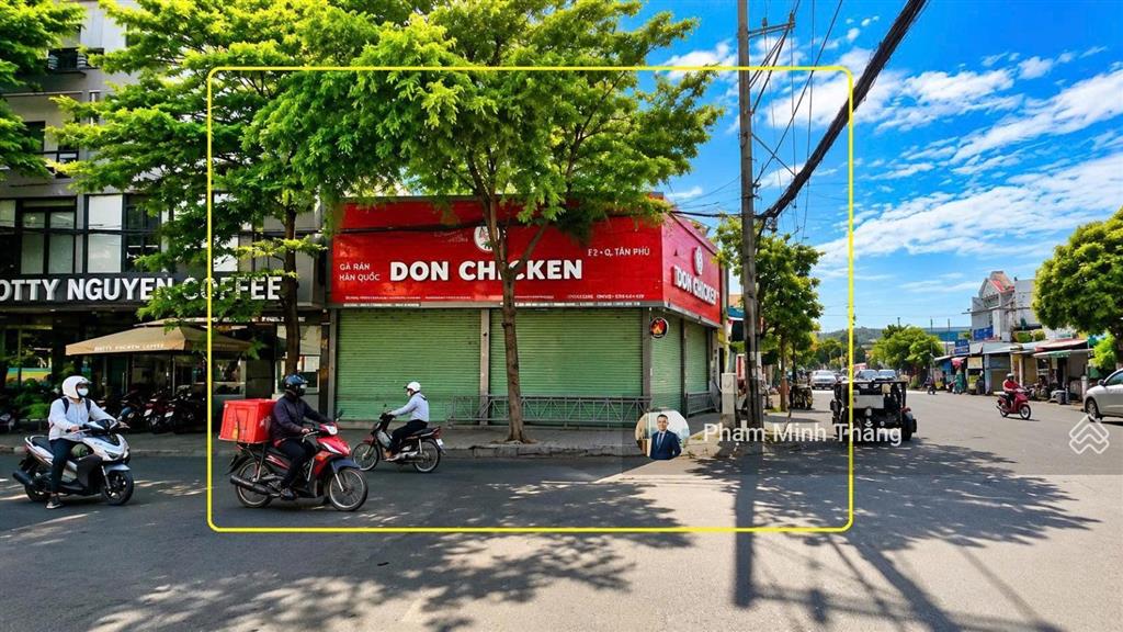 Cho thuê nhà góc 2 mặt tiền chế lan viên, q. tân phú 168m đối diện công viên giá 79 triệu