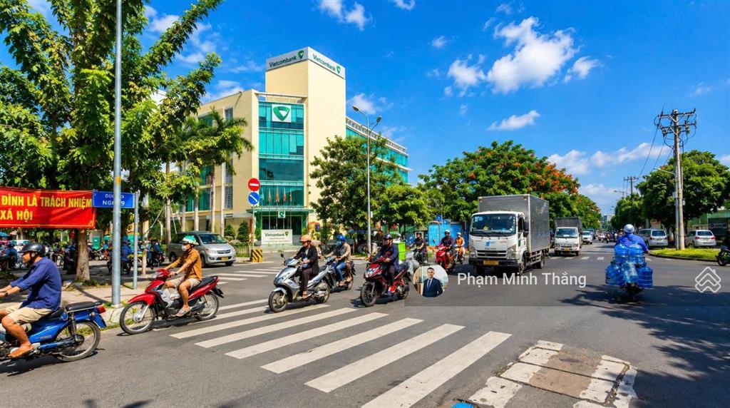 Cho thuê nhà 2 mặt tiền đường chế lan viên, quận tân phú, 168m, ngang 8m, ngay góc ngã tư
