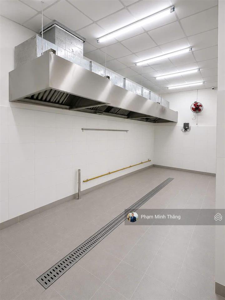 Cho thuê nhà 2 mặt tiền đường chế lan viên, quận tân phú, 168m, ngang 8m, ngay góc ngã tư
