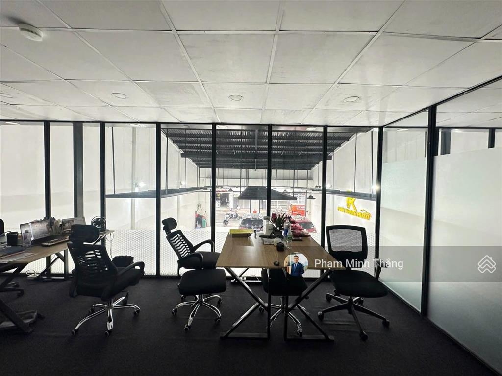 Cho thuê nhà mt thạch lam, tân phú, 242m2, ngang 11m, gần chung cư, giá 39 triệu/th