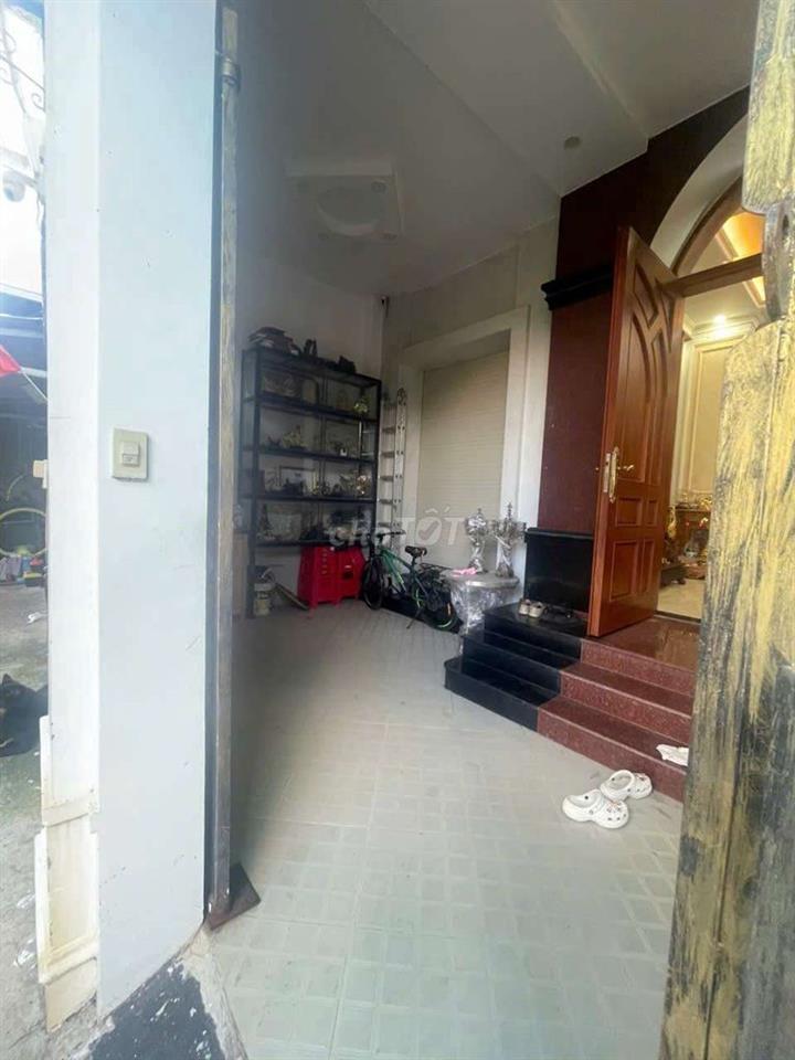 Bán gấp biệt thự 1T1L 200m2 giá cực rẻ  giáp gò vấp 