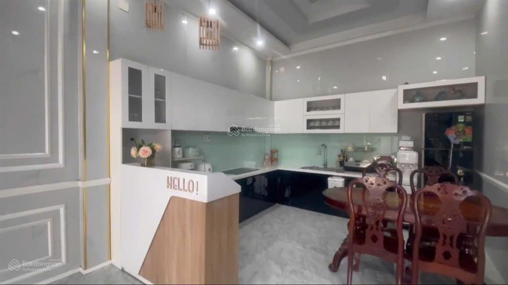 Bán nhà phường tam hiệp 1t2l đường 8m vị trí đẹp giá 5 tỷ