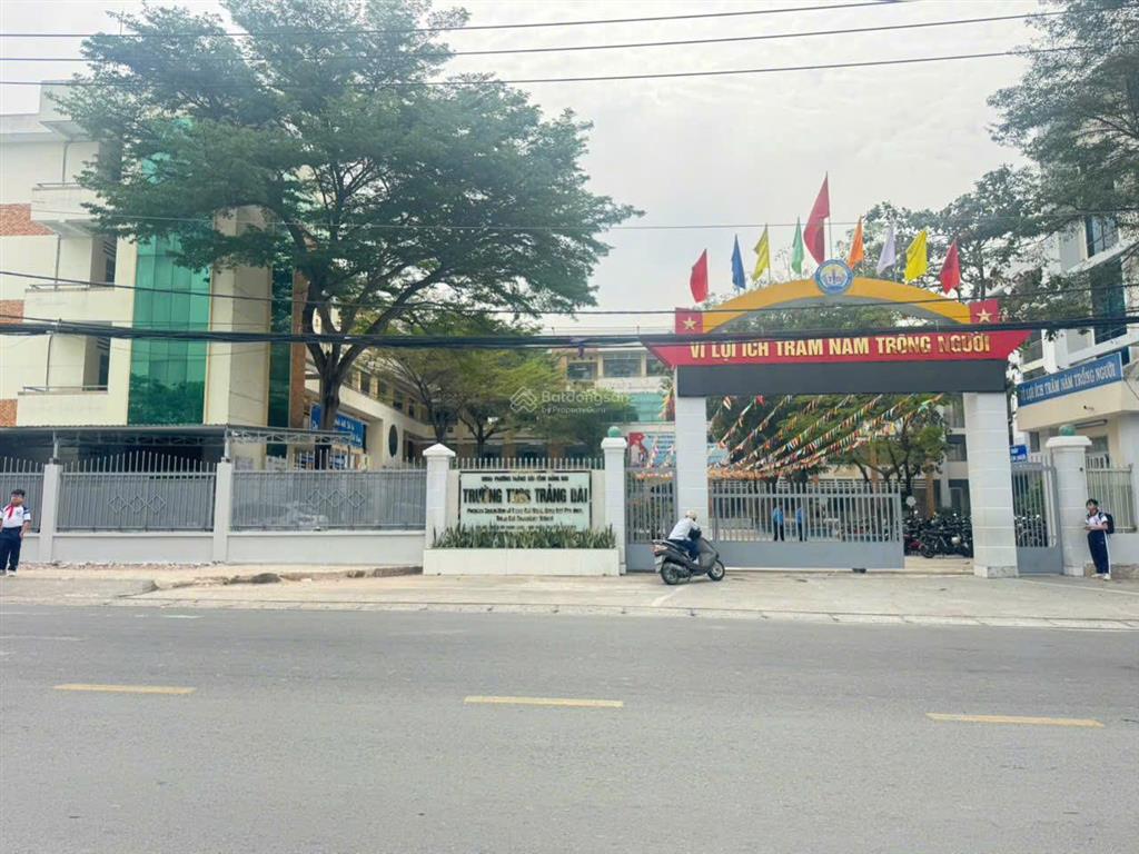 Bán nhà 2 mặt tiền trung tâm phường trảng dài 90m2 đường ô tô 6m