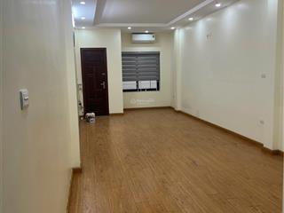 Cần cho thuê nhà khu lạc long quân  5 tầng  thang máy  cách oto tránh 10 m