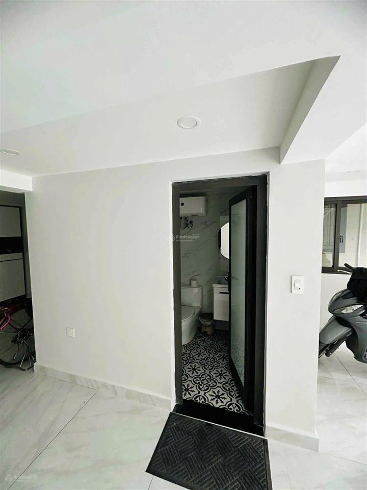 Cần cho thuê cửa hàng phố thuỵ khuê  mặt tiền rộng 5,5m  thông ra đồng cổ gần bệnh viện thu cúc