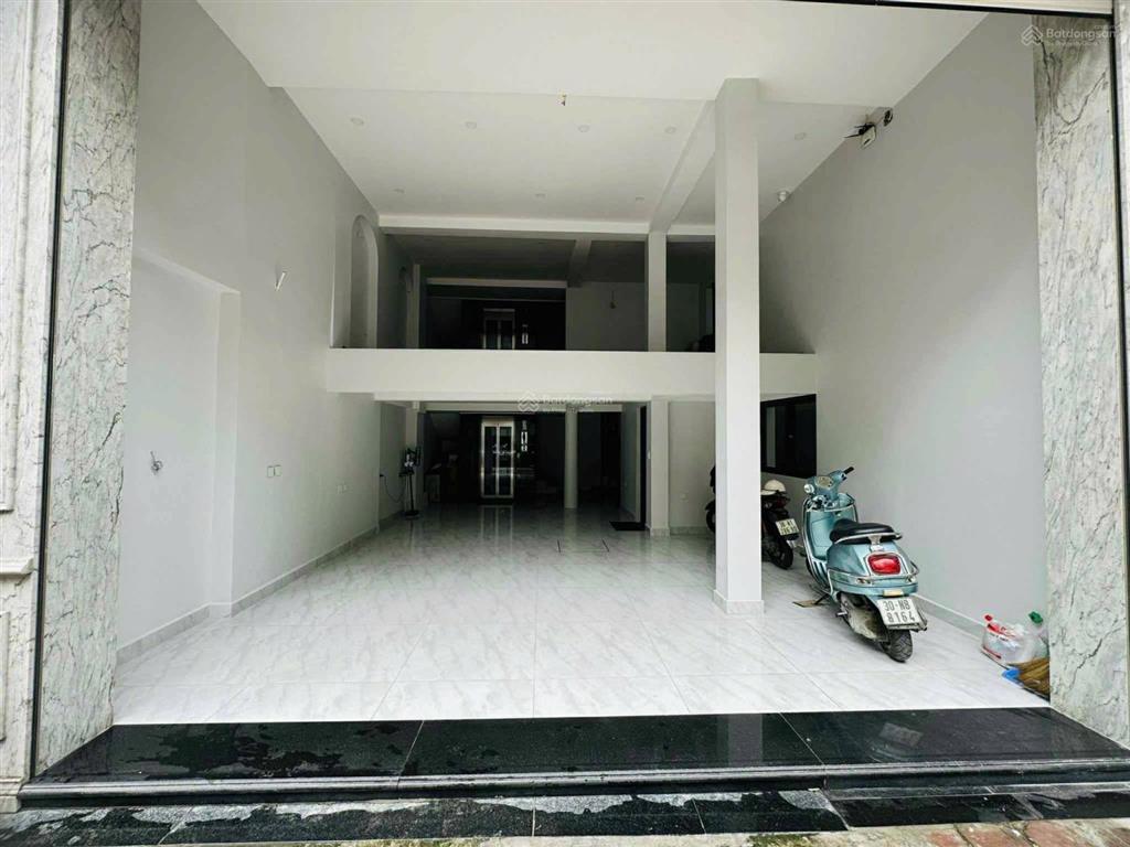 Cần cho thuê cửa hàng phố thuỵ khuê  mặt tiền rộng 5,5m  thông ra đồng cổ gần bệnh viện thu cúc