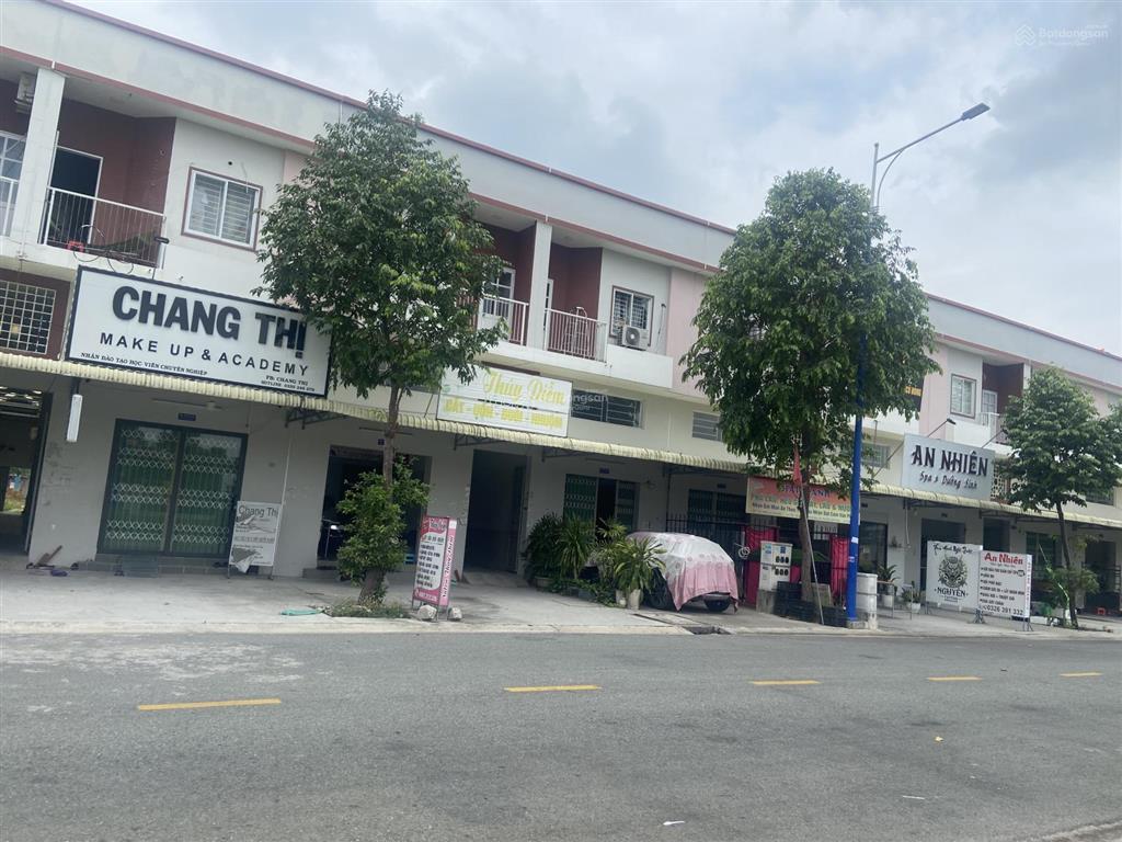Bán nhà phố liền kề có sẵn thu nhập ở kinh doanh cho thuê ngay trung tâm thành phố mới bình dương