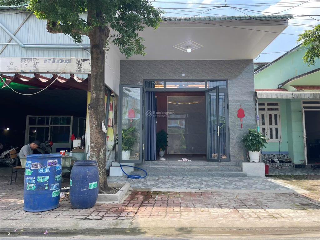 Bán nhà bình dương mặt tiền kinh doanh mặt bằng cho thuê khu dân cư đông kín