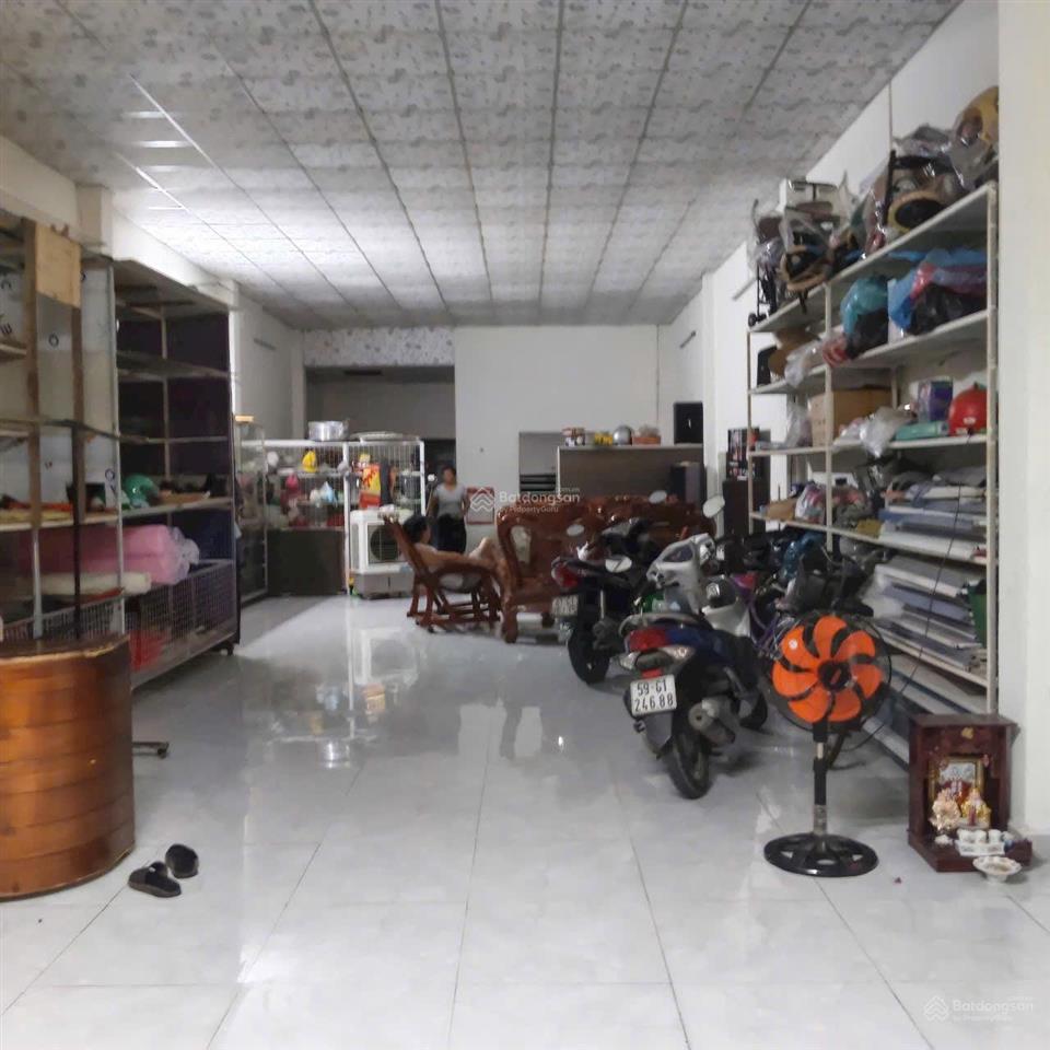 Bán nhà mặt tiền chợ 5,9x20 kinh doanh ngay trung tâm thành phố mới bình dương