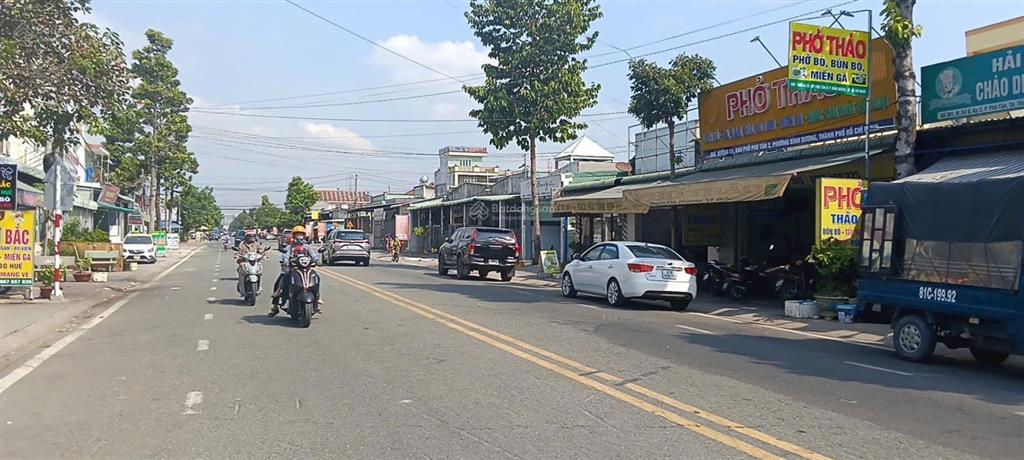 Bán nhà mặt tiền chợ 5,9x20 kinh doanh ngay trung tâm thành phố mới bình dương