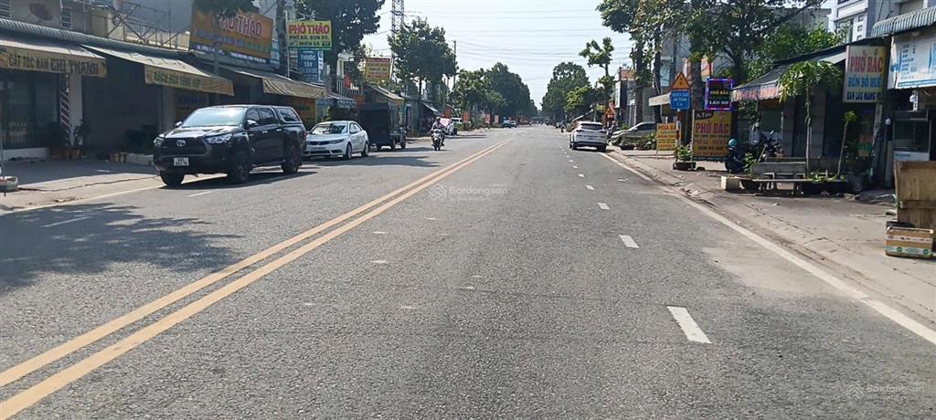Bán nhà mặt tiền chợ 5,9x20 kinh doanh ngay trung tâm thành phố mới bình dương