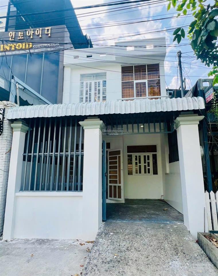 Bán nhà đẹp full nội thất ngay khu dân cư vip trung tâm thành phố mới bình dương