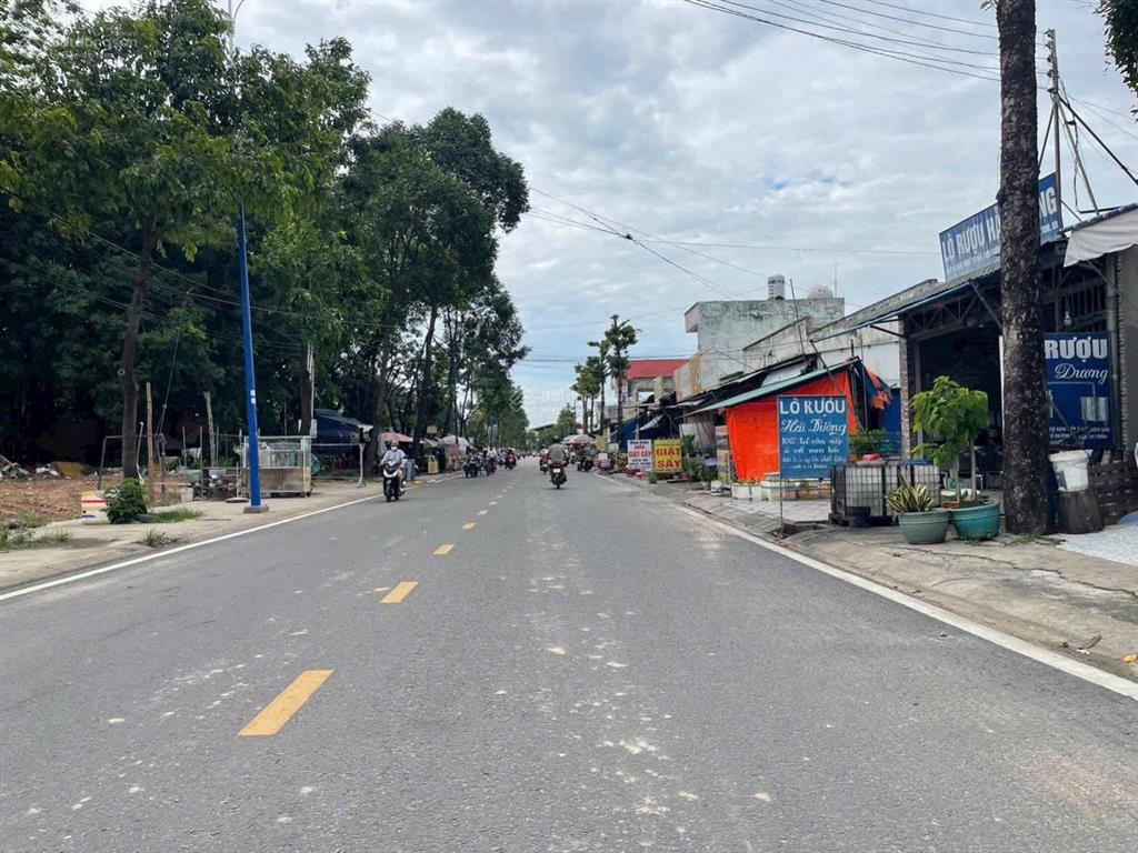 Bán nhà phố thương mại 2 mặt tiền vị trí đẹp kinh doanh ngay hoà phú, thành phố mới bình dương