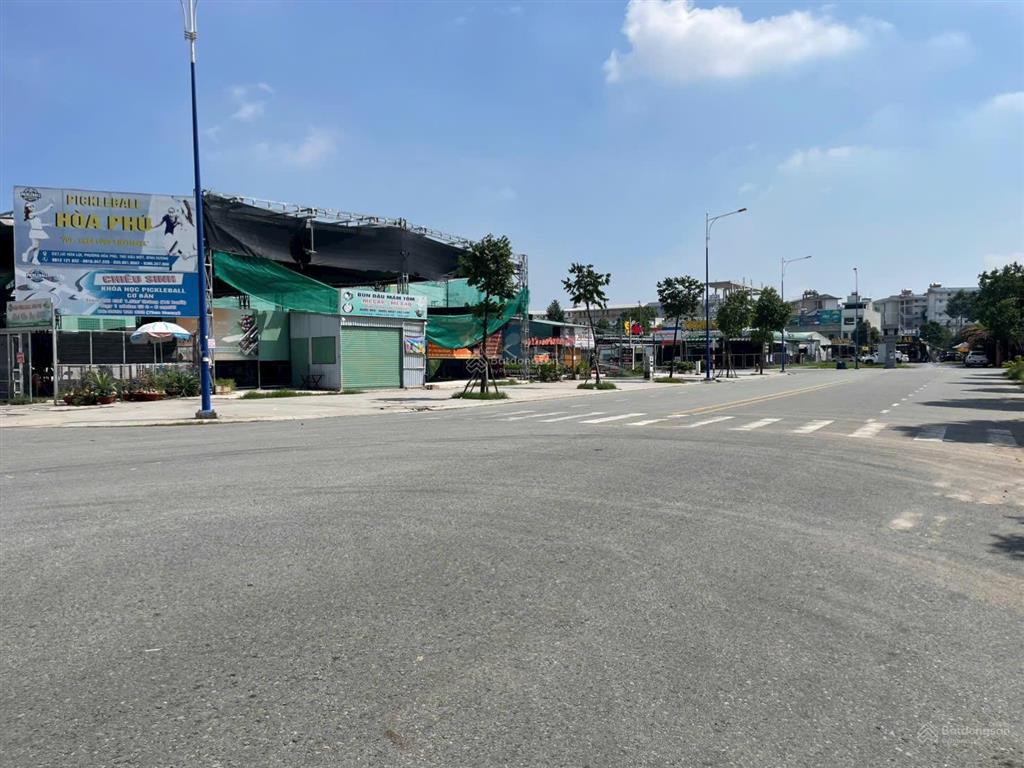 Bán đất mặt tiền d27 có 3 mặt tiền vị trí vip kinh doanh ngay trung tâm thương mại thành phố mới bd