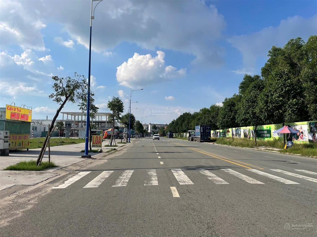 Bán đất mặt tiền d27 có 3 mặt tiền vị trí vip kinh doanh ngay trung tâm thương mại thành phố mới bd
