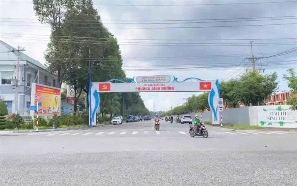 Bán nhà đẹp mới xây 2 mặt tiền vừa ở vừa kinh doanh ngay chợ hòa phú, tp mới bình dương