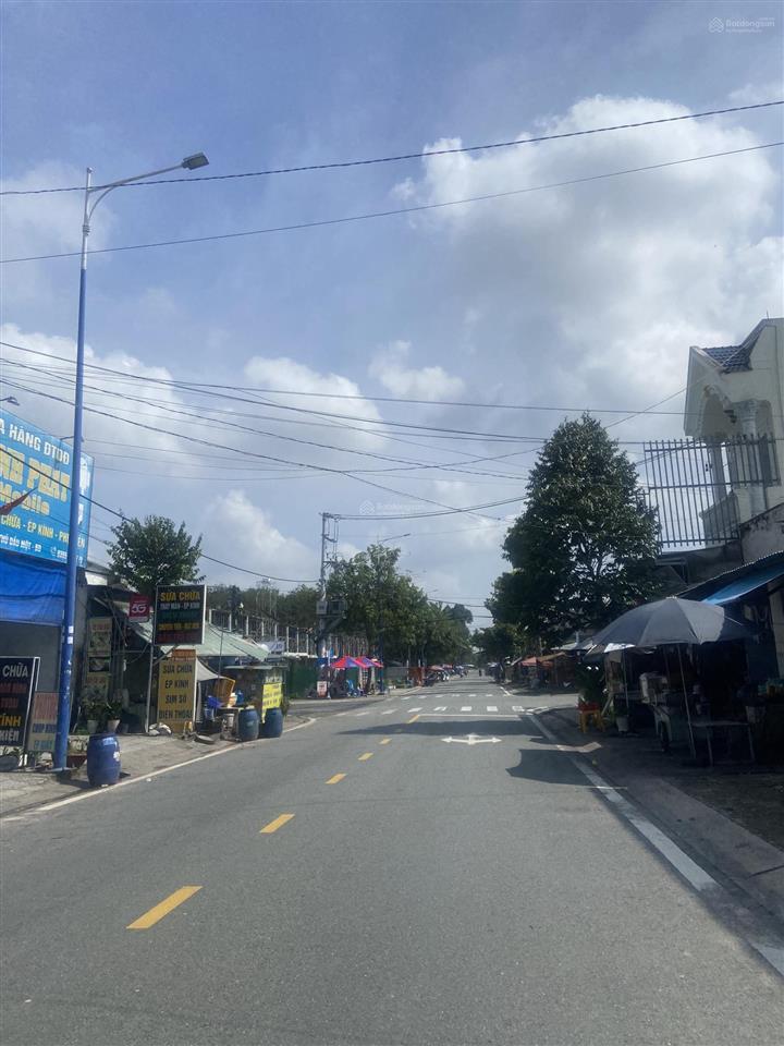 Bán nhà đẹp mới xây 2 mặt tiền vừa ở vừa kinh doanh ngay chợ hòa phú, tp mới bình dương