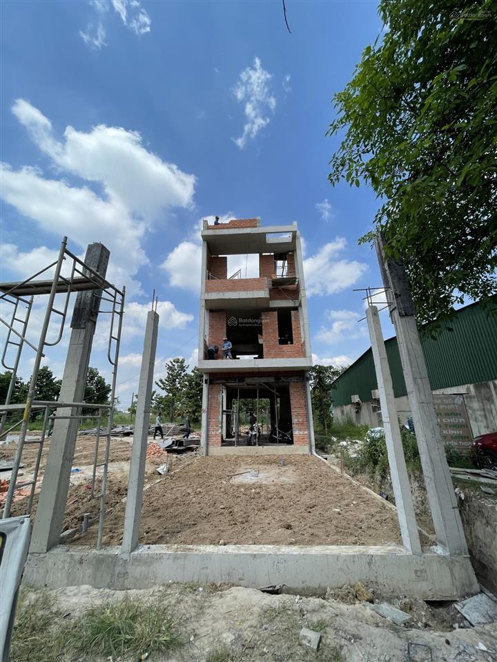 Bán nhà đẹp ngay chợ hòa phú 5x30 khu dân cư có công viên thoáng mát ngay siêu thị aeon tp mới bd