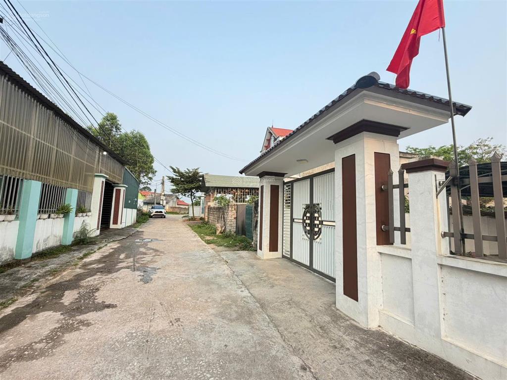 Bán đất tặng nhà full nội thất dt rộng 208m2 ở tam đảo vĩnh phúc