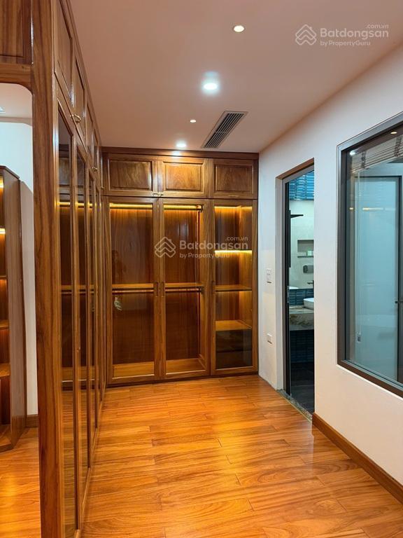 Nhà đẹp giá tốt bán nhà 8 tầng thang máy cực cực vip  mặt hồ bồ đề  phường bồ đề, long biên, hn