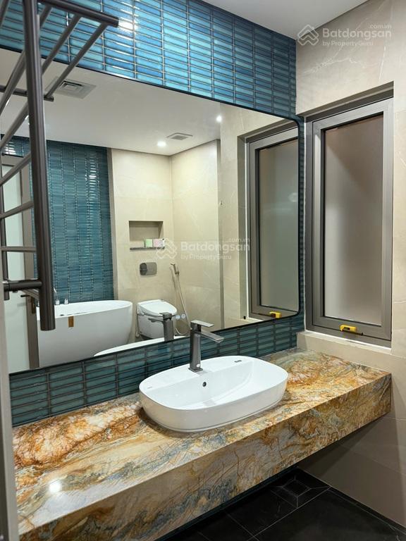 Nhà đẹp giá tốt bán nhà 8 tầng thang máy cực cực vip  mặt hồ bồ đề  phường bồ đề, long biên, hn