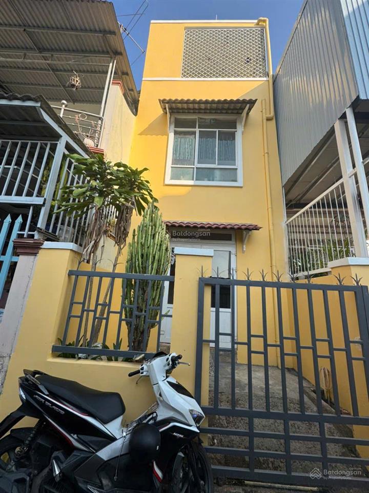 Giảm sốc 1,2 tỷ cần tiền bán gấp nhà 2 mặt tiền trung tâm p2 tp đà lạt  đang cho thuê 15tr/tháng