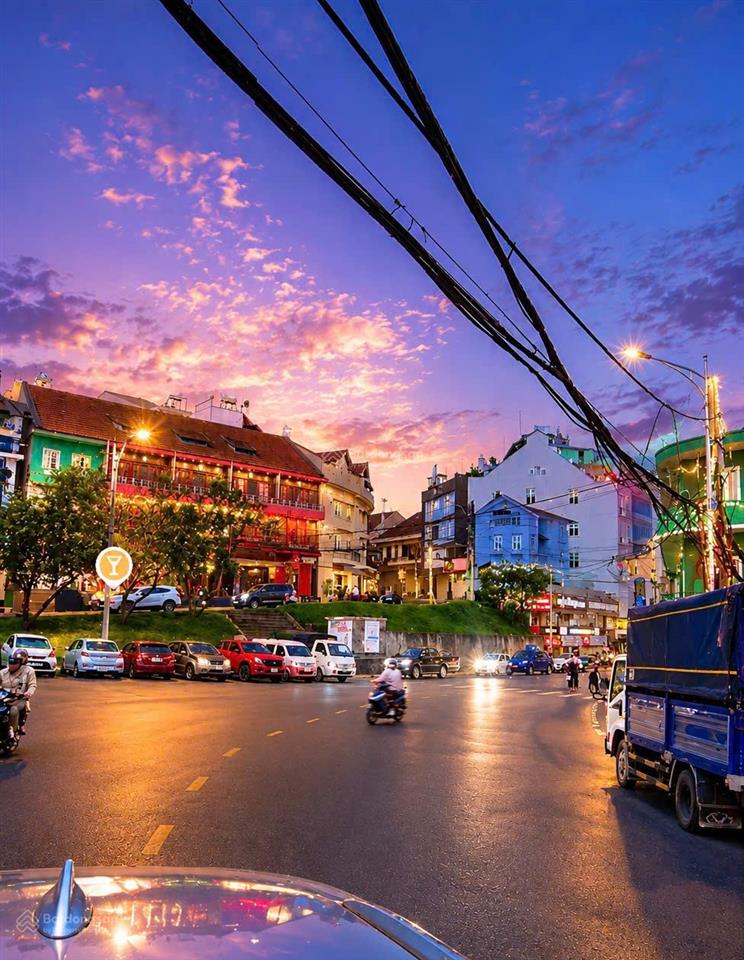 Nhà chính chủ  vị trí siêu đẹp  mặt tiền phan đình phùng , đà lạt giá 28,5 tỷ
