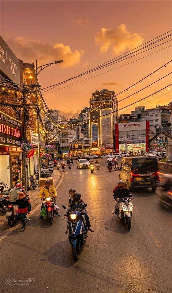 Nhà chính chủ  vị trí siêu đẹp  mặt tiền phan đình phùng , đà lạt giá 28,5 tỷ