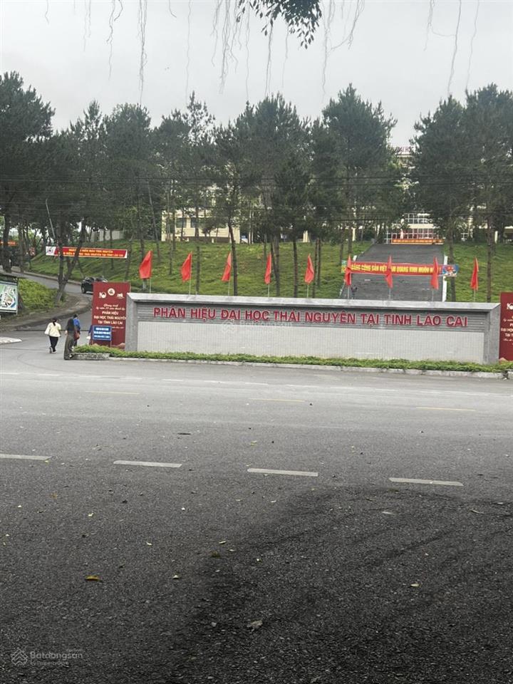 Nhà đẹp  giá tốt  bán nhà 3 tầng đường hồ đức ri b8 cổng phân hiệu đại học thái nguyên , lào cai