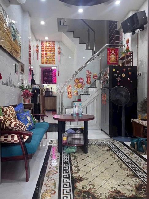 Nhà cần bán phạm phú thứ p3, q6  3 tầng 36m2  full nội thất  hẻm ôtô một trục thẳng  giá 5.6 tỷ