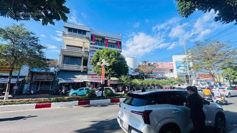 Chính chủ chuyển nhượng nhà mặt tiền trung tâm tp. pleiku vị trí vàng kinh doanh