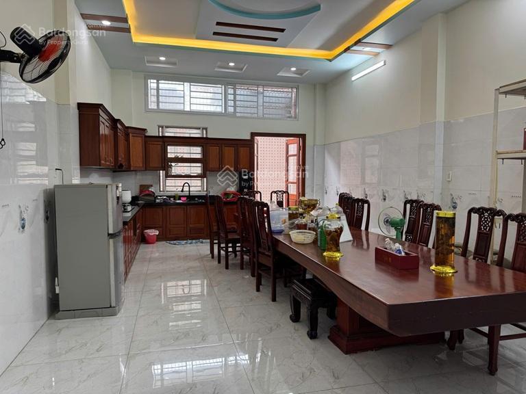 Nhà đẹpgiá tốt chính chủ bán nhanh nhà phố số 20 khu tđc định hòa thành phố thủ dầu một bình dương