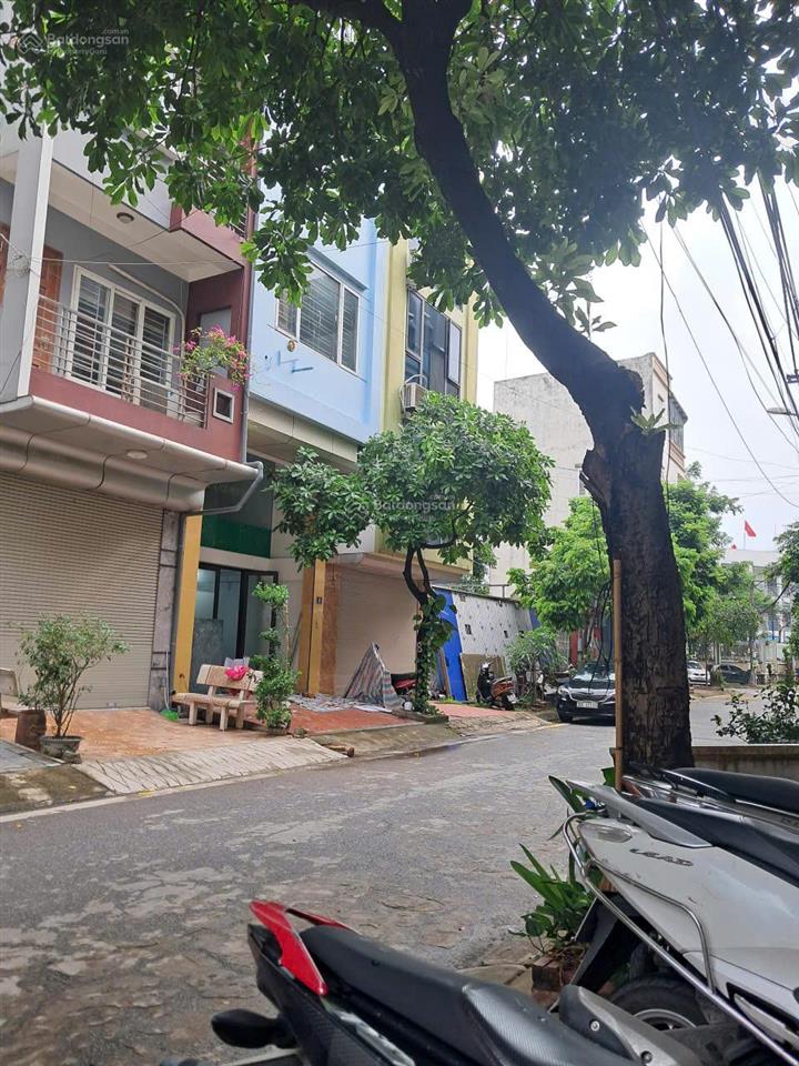 Chính chủ cho thuê tòa nhà văn phòng 6,5 tầng thang máy ô tô tránh vị trí đẹp yên sở, tp hà nội