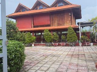 Nhà đẹp giá tốt chính chủ cần bán nhanh căn nhà gỗ xã mỹ lộc, huyện cần giuộc, long an.