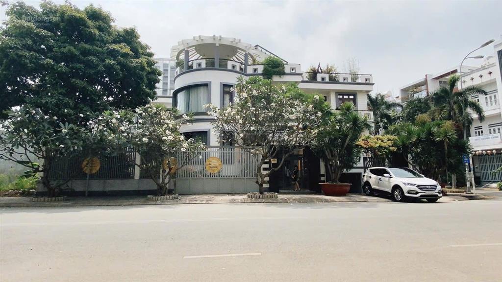 Nhà đẹp  giá tốt  cần bán căn biệt thự góc hai mặt tiền đường số 4, phường phú mỹ, quận 7, tp hcm