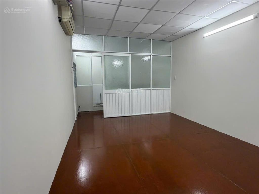 Nhà vị trí đẹp  giá tốt chính chủ cần bán nhanh căn nhà đường phạm thế hiển, phường 6, quận 8