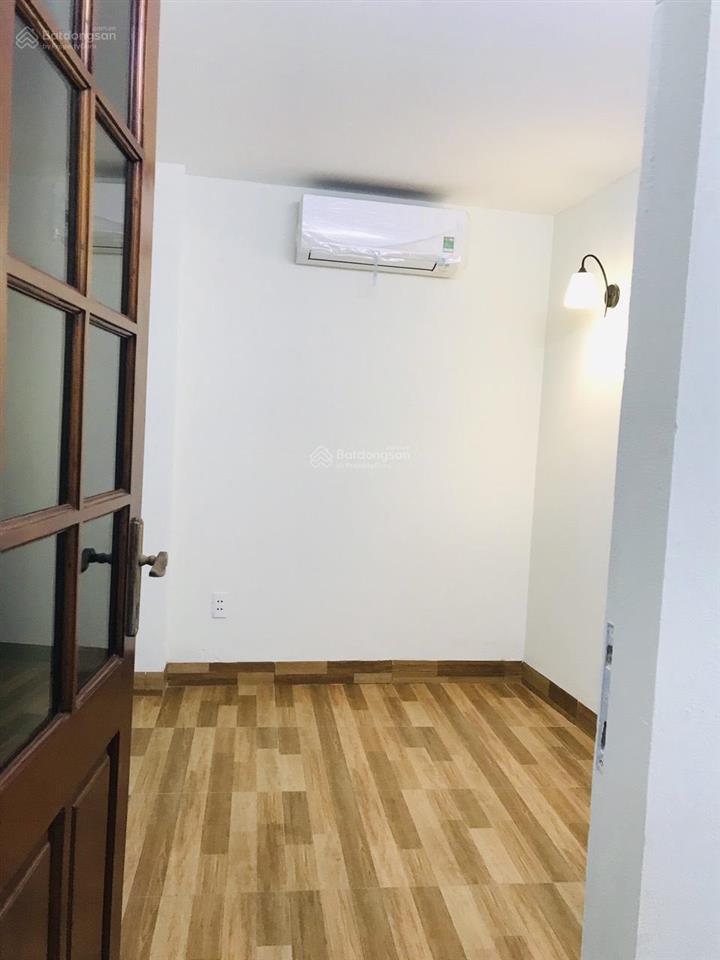 Chính chủ cho thuê căn hộ 2 phòng ngủ giá 6 tr tại tứ liên, tây hồ