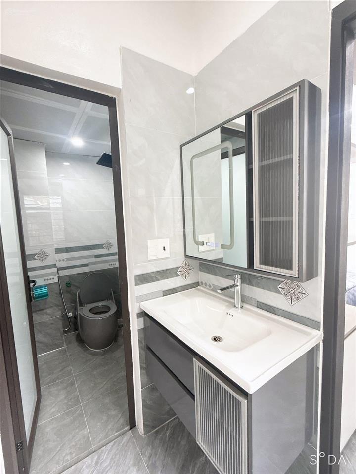 Nhà 3 tầng , 3 mặt thoáng cao xanh , hạ long oto đỗ trong sân  0962 698 ***