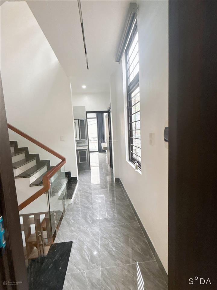 Bán nhà 3 tầng cao xanh full nội thất oto đỗ trong sân  0962 698 ***