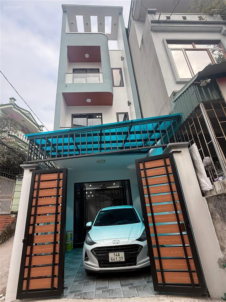 Bán nhà 3 tầng cao xanh full nội thất oto đỗ trong sân  0962 698 ***