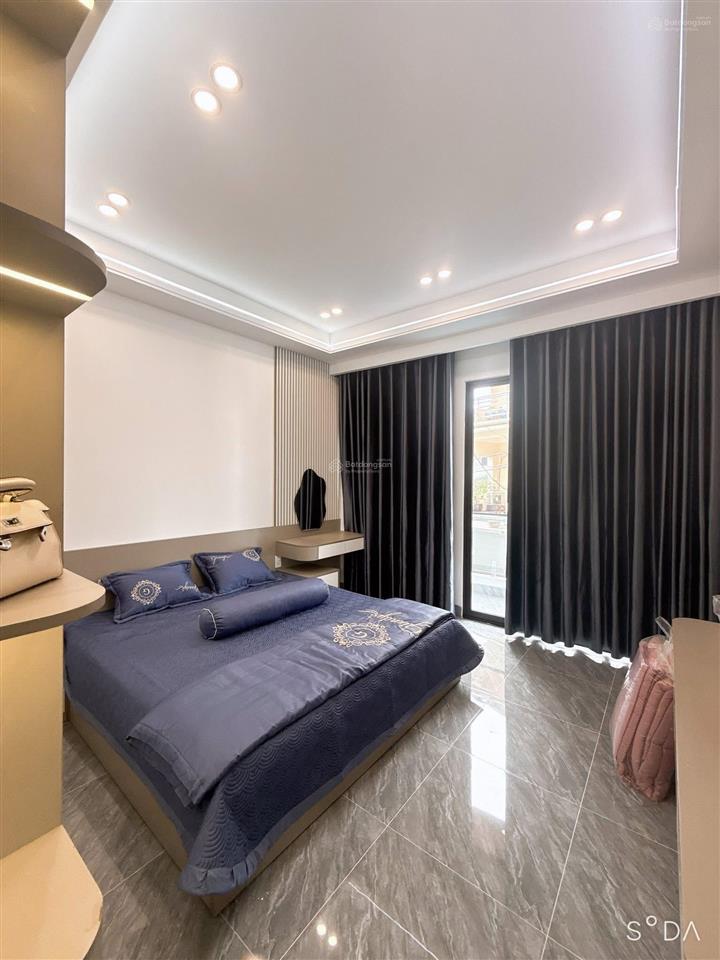 Bán nhà 3 tầng cao xanh full nội thất oto đỗ trong sân  0962 698 ***