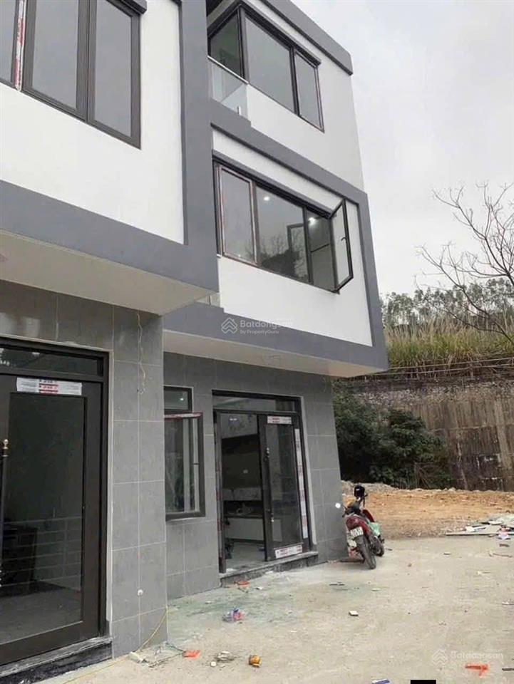 Nhà 3 tầng full nội thất ngõ 17 cao thắng coa bãi đỗ xe cạnh nhà  0962 698 ***